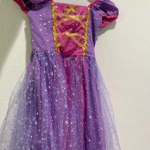 Adorable princess rapunzel style dress, only washed once never worn.